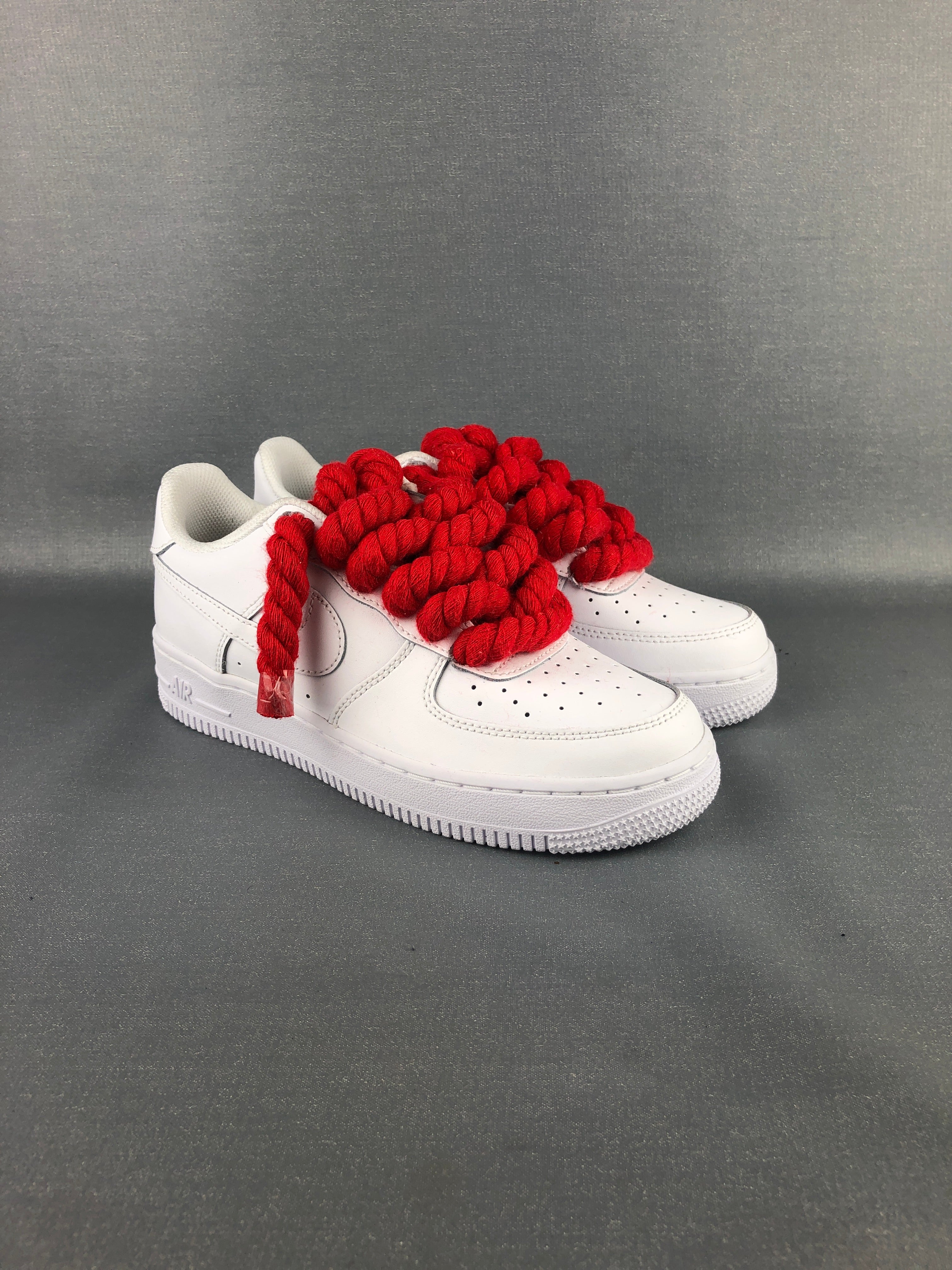 White air forces discount with red bandana